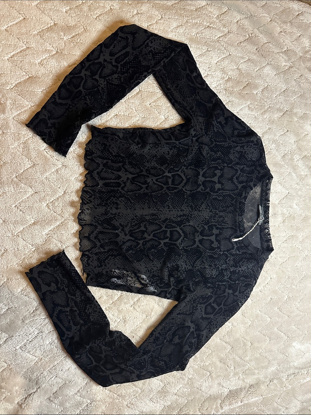 Black crop top